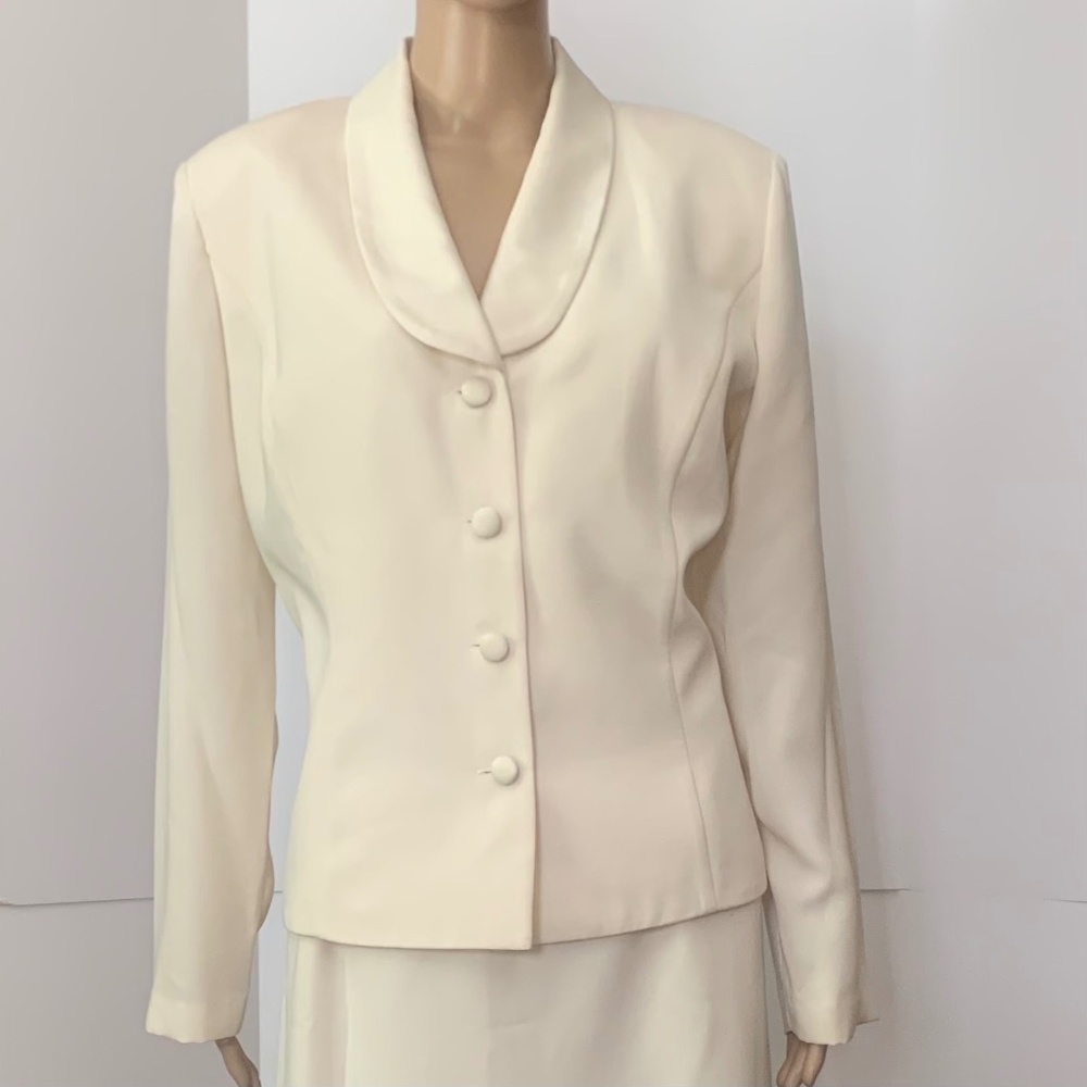 Plaza South Whits Jacket and Skirt Set, 16
